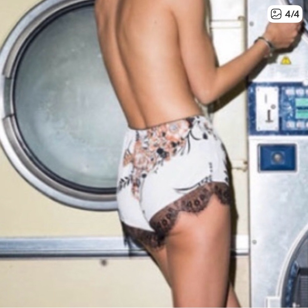 Arnhem Avalon Lace Trim Floral Shorts - Picture 4 of 8